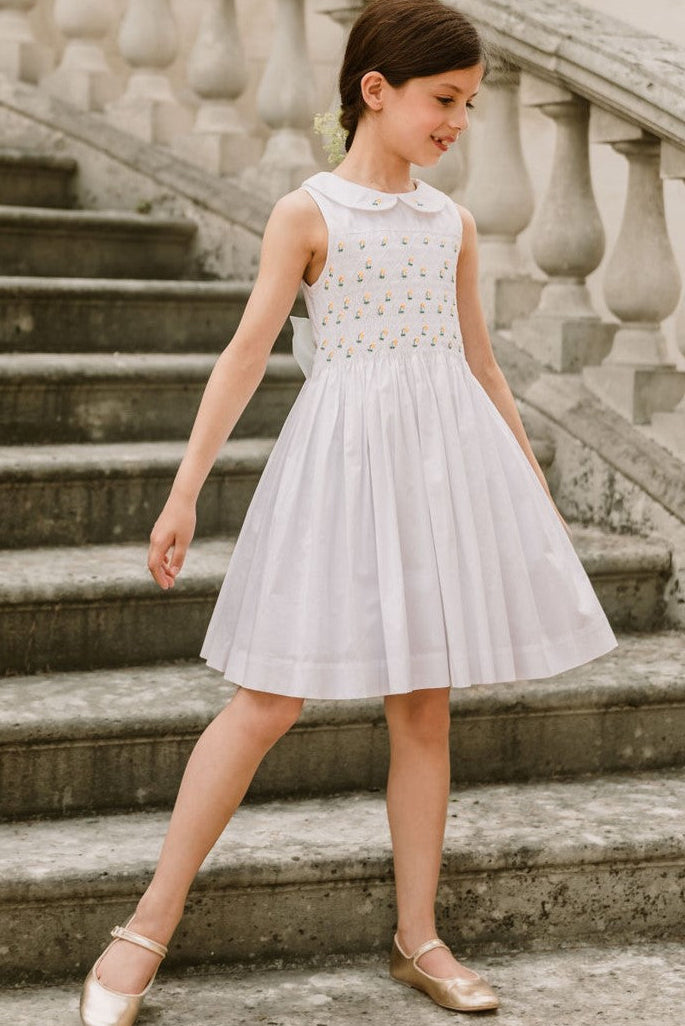 Girls white sleeveless dress shop